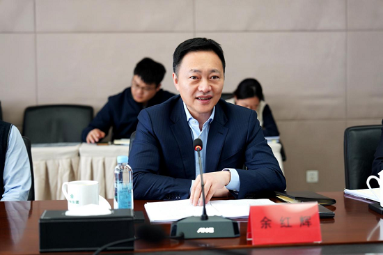 余红辉与国务院国资委社会责任局副局长柳长森座谈互换