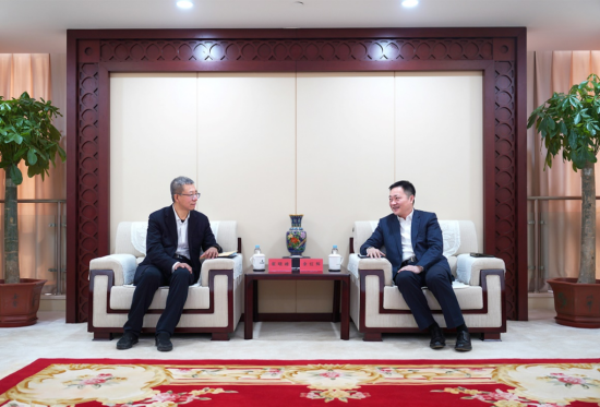 余红辉会见国度开发银行行业四部总经理崔晓峰一行