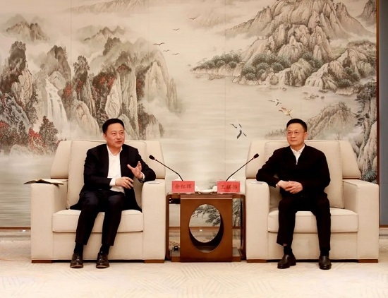余红辉与湖北省委常委、、襄阳市委书记王祺扬进行座谈