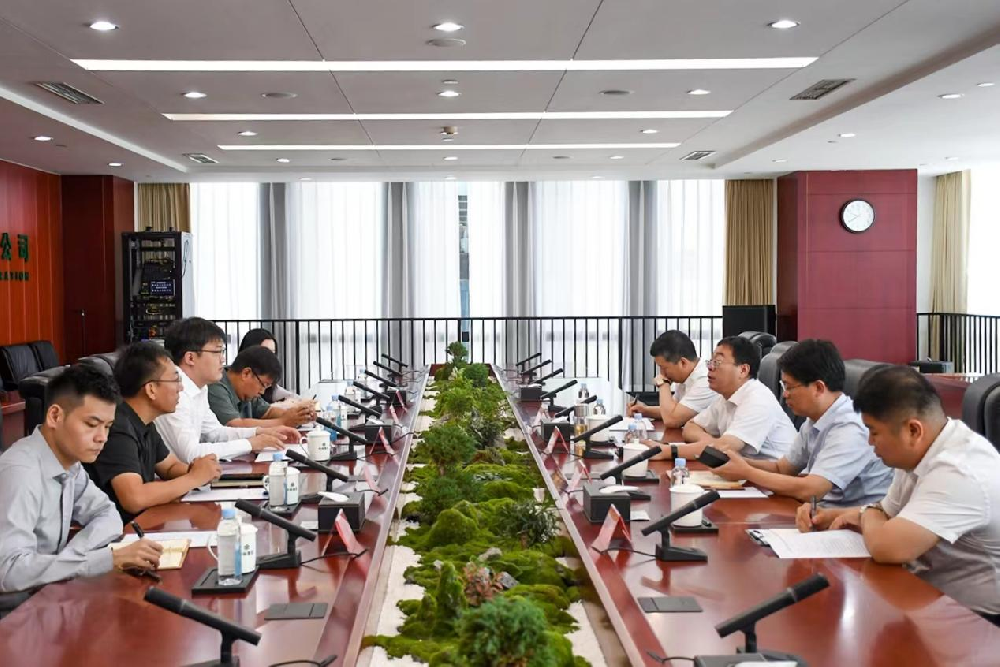 赵家悦与河北省涿州市委书记蔡炜华一行座谈